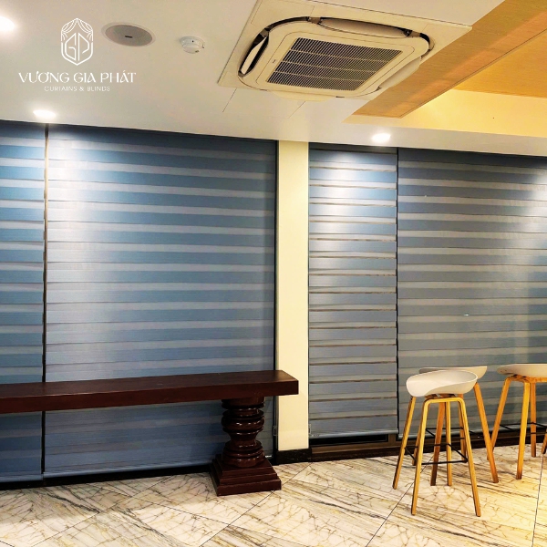 thiết kế 2 lớp vải đan xen, dễ dàng điều chỉnh ánh sáng, tạo không gian làm việc linh hoạt và thoải mái.