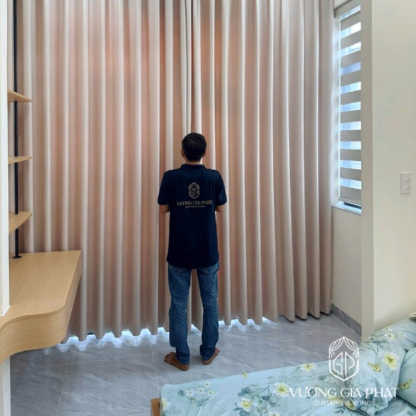 Thi công rèm cửa nhà phố Thủ Đức mẫu rèm vải 2 lớp sang trọng tại nhà anh Thiều.