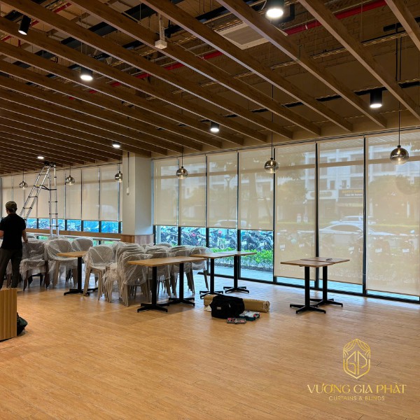 Rèm cửa Bình Dương mẫu rèm cuốn tại trung tâm thương mại