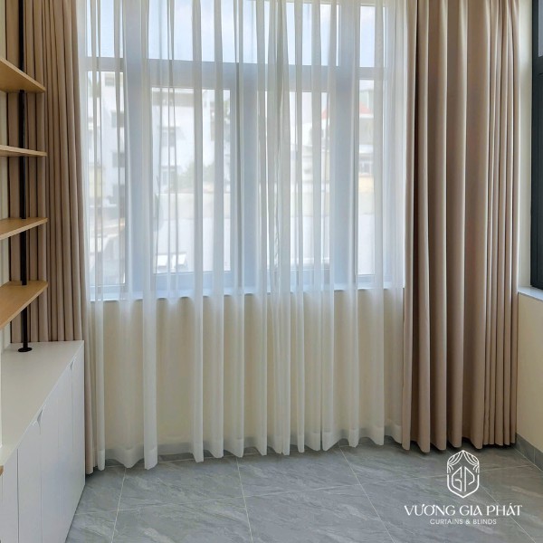 Thi công rèm cửa nhà phố Thủ Đức mẫu rèm vải 2 lớp sang trọng tại nhà anh Thiều.