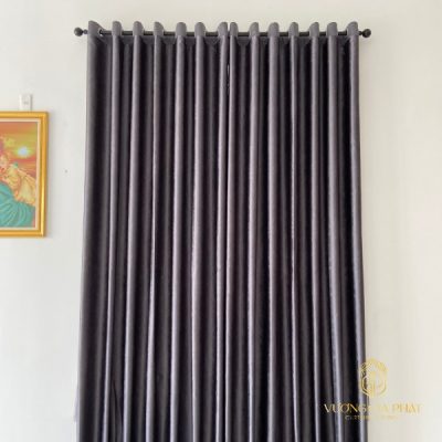 Mẫu rèm cửa phòng khách chung cư màu ghi tối cản sáng 100%