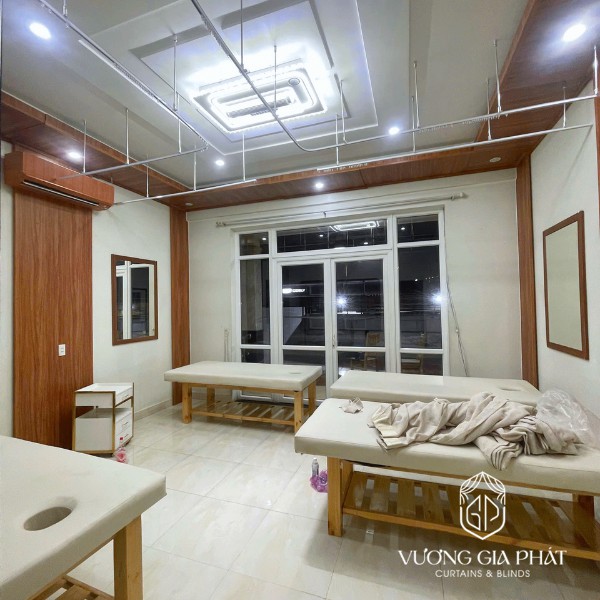 Ty hạ trần cho rèm vải ngăn phòng massage