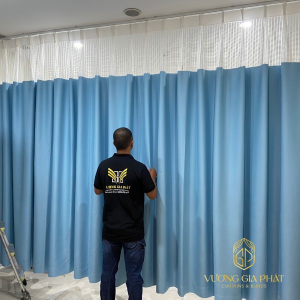 Rèm Y Tế Màu Xanh Dương Có Lưới Ở Trên