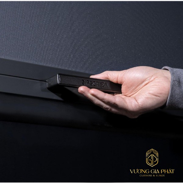 Rèm Zipper Sân Thượng hệ kéo tay trợ lực